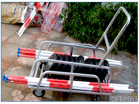 安全圍網(wǎng)圍欄運(yùn)載專用車