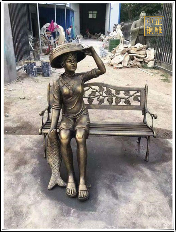 傣族美女雕塑.jpg 傣族美女雕塑.jpg