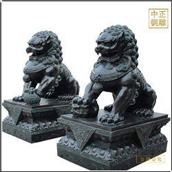 鑄銅關(guān)公 故宮銅獅子雕塑圖片